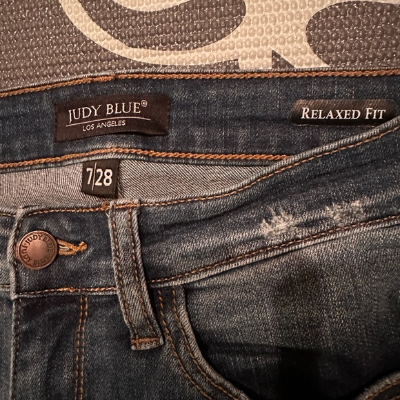 🌺Judy Blue distressed jeans🌺 - Picture 2 of 3